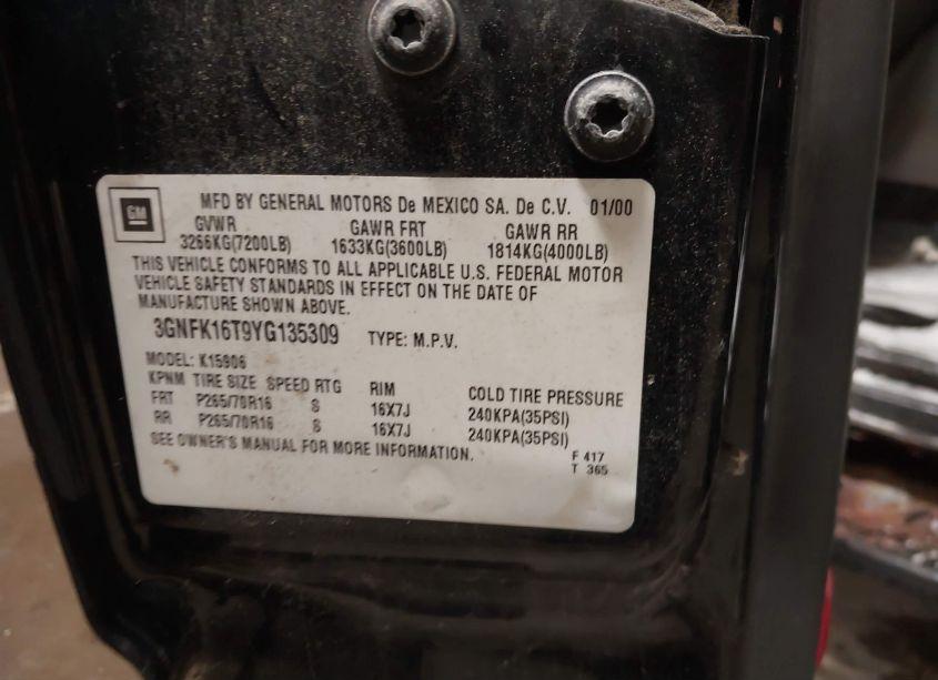 Photo 9 of 2000 Chevrolet Suburban 1500 LS (VIN 3GNFK16T9YG135309)