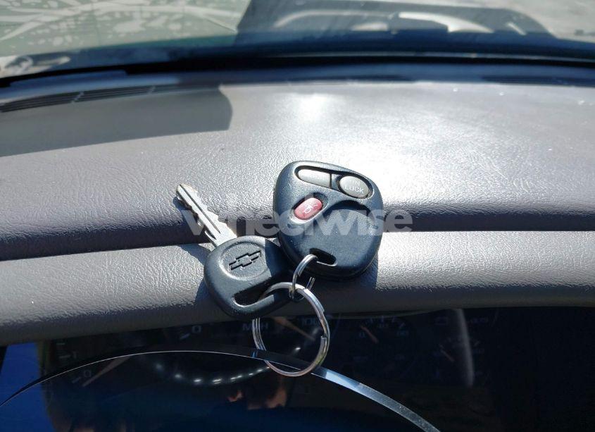 Photo 11 of 2001 Chevrolet Suburban 1500 LT (VIN 3GNFK16TX1G146082)