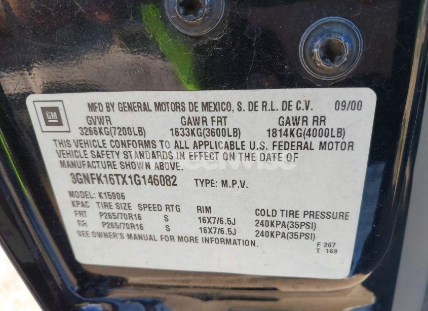 Photo 9 of 2001 Chevrolet Suburban 1500 LT (VIN 3GNFK16TX1G146082)