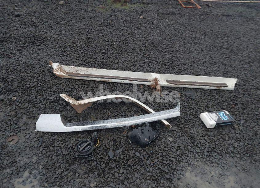 Photo 12 of 2001 Chevrolet Suburban 1500 LT (VIN 3GNFK16TX1G164467)