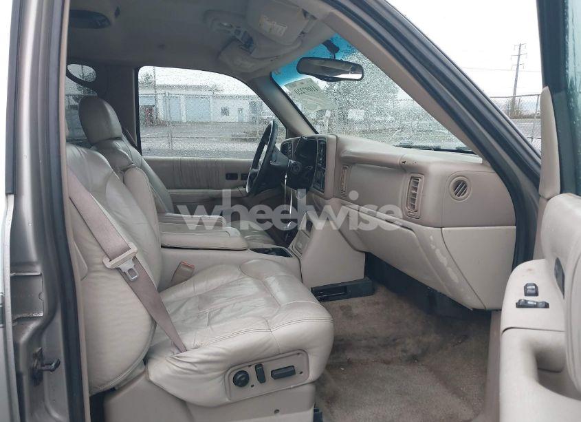 Photo 5 of 2001 Chevrolet Suburban 1500 LT (VIN 3GNFK16TX1G164467)