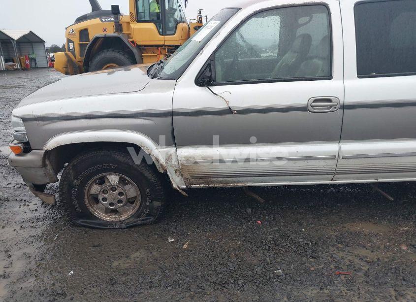 Photo 6 of 2001 Chevrolet Suburban 1500 LT (VIN 3GNFK16TX1G164467)