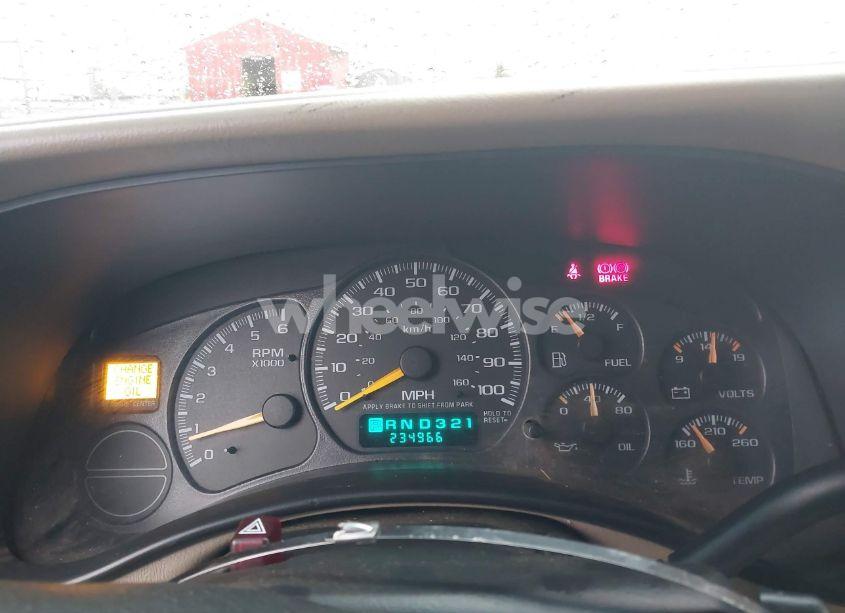 Photo 7 of 2001 Chevrolet Suburban 1500 LT (VIN 3GNFK16TX1G164467)