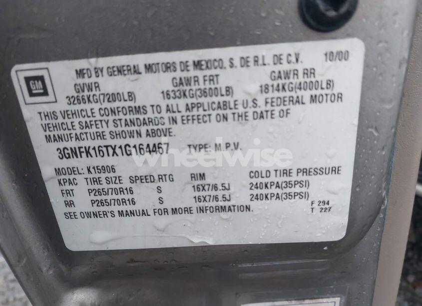 Photo 9 of 2001 Chevrolet Suburban 1500 LT (VIN 3GNFK16TX1G164467)