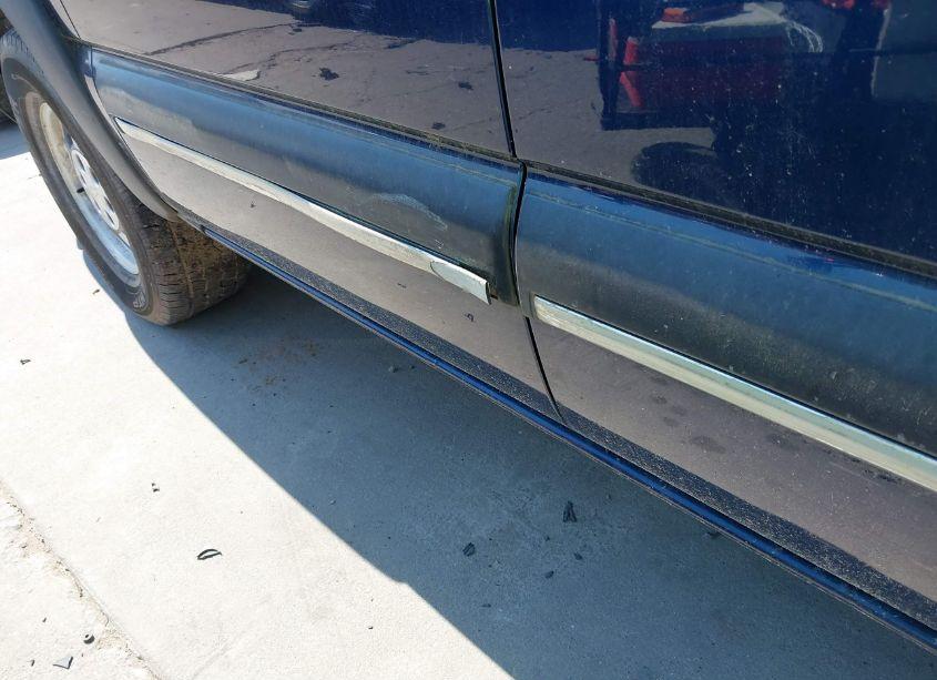 Photo 12 of 2001 Chevrolet Suburban 1500 LT (VIN 3GNFK16TX1G249227)