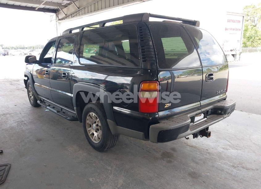 Photo 3 of 2003 Chevrolet Suburban 1500 Z71 (VIN 3GNFK16TX3G132587)