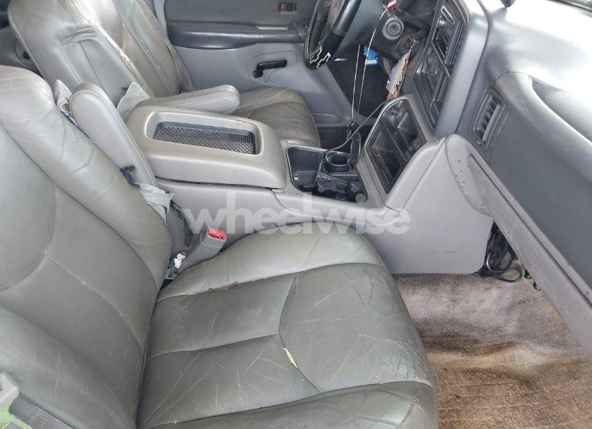 Photo 5 of 2003 Chevrolet Suburban 1500 Z71 (VIN 3GNFK16TX3G132587)