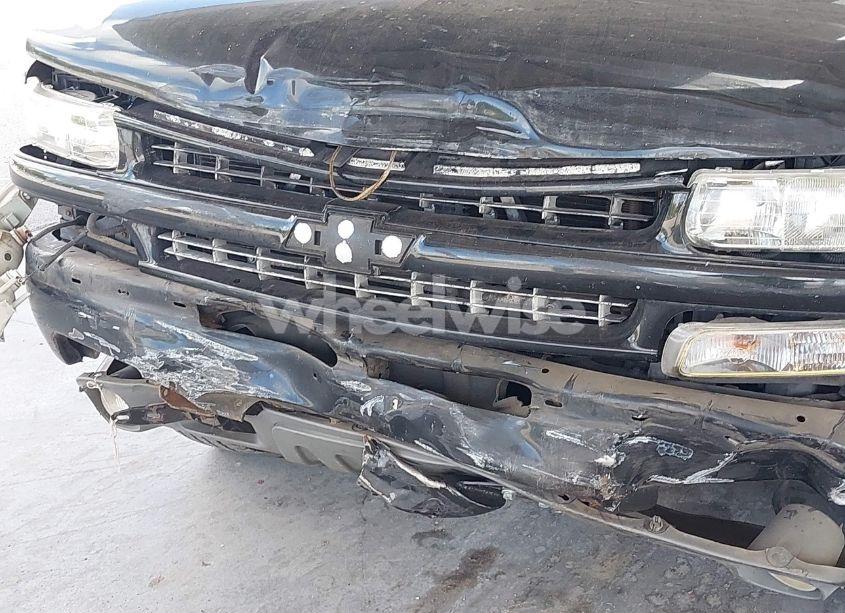 Photo 6 of 2003 Chevrolet Suburban 1500 Z71 (VIN 3GNFK16TX3G132587)