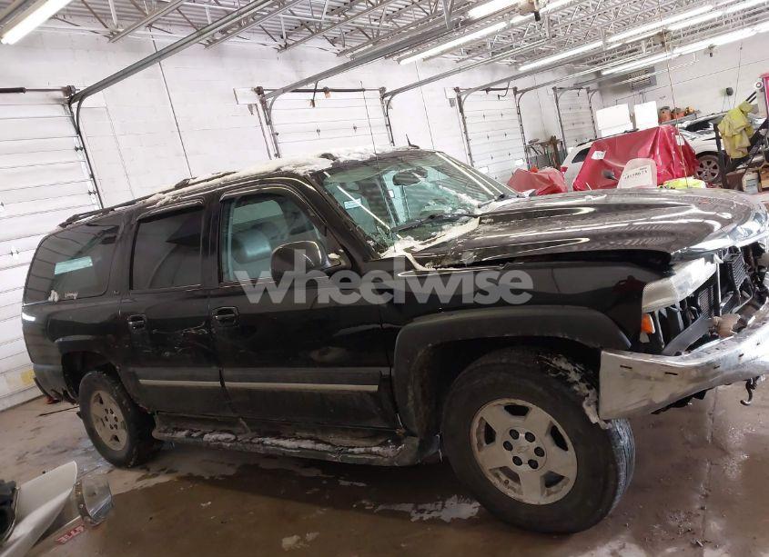 Photo 13 of 2004 Chevrolet Suburban (VIN 3GNFK16TX4G287786)