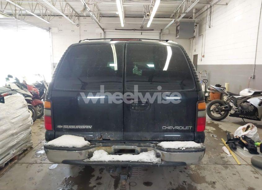 Photo 16 of 2004 Chevrolet Suburban (VIN 3GNFK16TX4G287786)