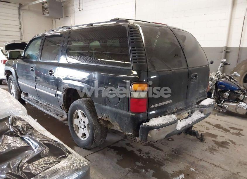Photo 3 of 2004 Chevrolet Suburban (VIN 3GNFK16TX4G287786)