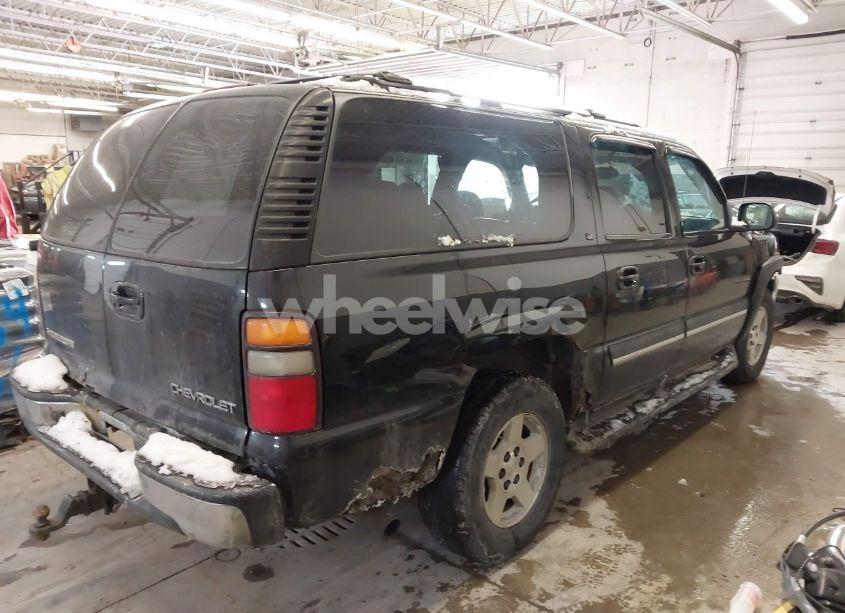 Photo 4 of 2004 Chevrolet Suburban (VIN 3GNFK16TX4G287786)