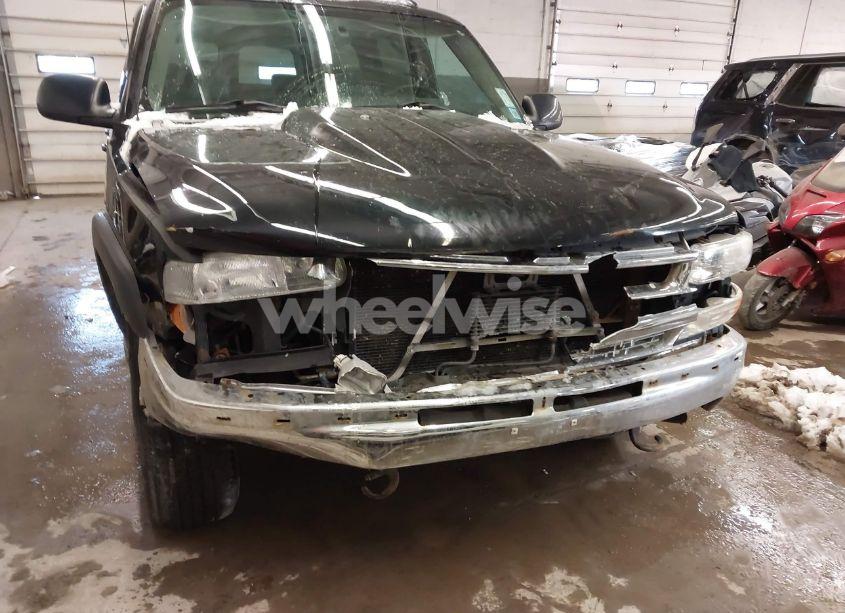 Photo 6 of 2004 Chevrolet Suburban (VIN 3GNFK16TX4G287786)