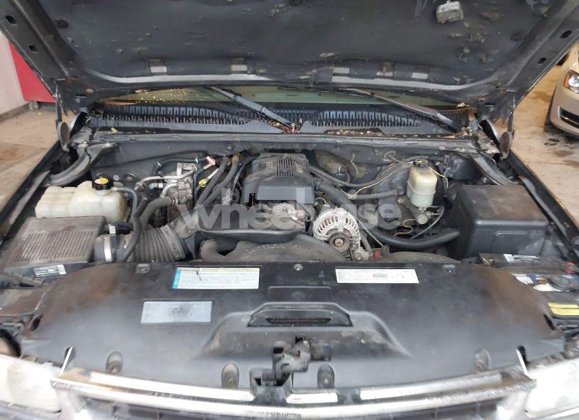 Photo 10 of 2000 Chevrolet Suburban 1500 LT (VIN 3GNFK16TXYG151521)