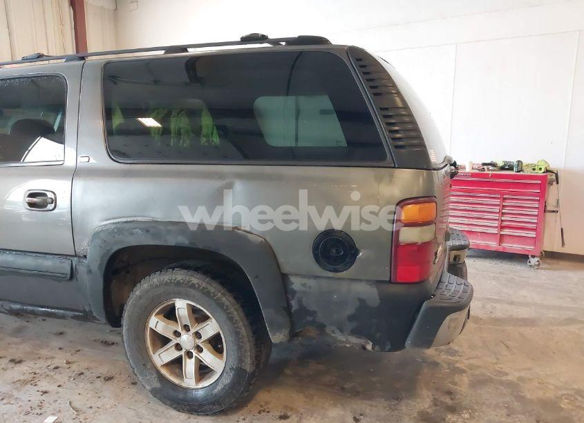 Photo 13 of 2000 Chevrolet Suburban 1500 LT (VIN 3GNFK16TXYG151521)