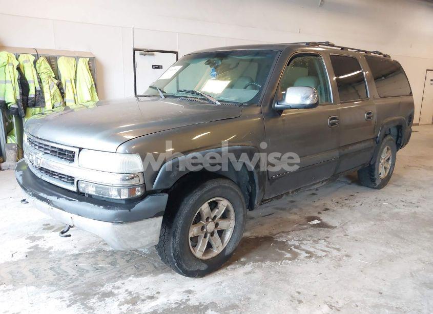 Photo 2 of 2000 Chevrolet Suburban 1500 LT (VIN 3GNFK16TXYG151521)