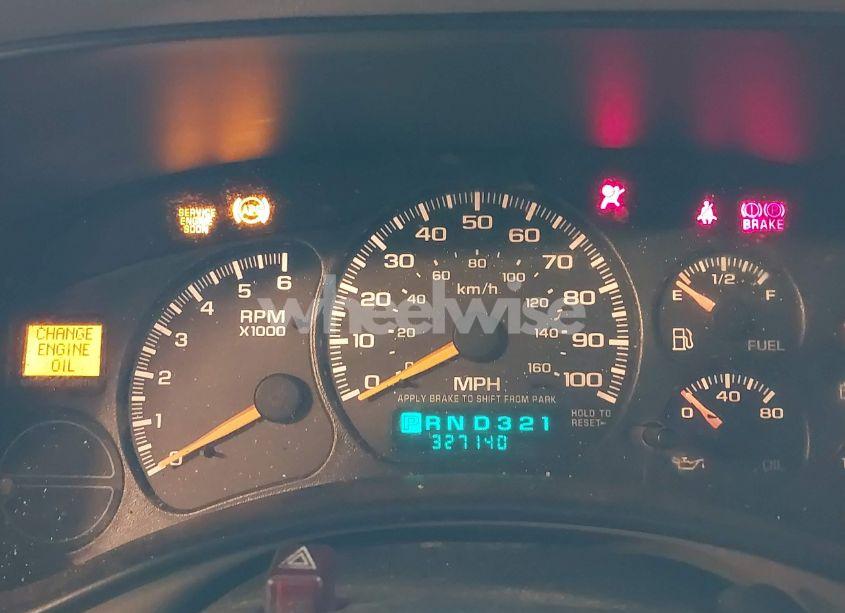 Photo 7 of 2000 Chevrolet Suburban 1500 LT (VIN 3GNFK16TXYG151521)
