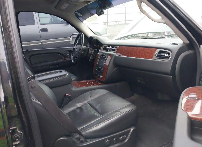 Photo 5 of 2008 Chevrolet Suburban 1500 LTZ (VIN 3GNFK16YX8G210871)