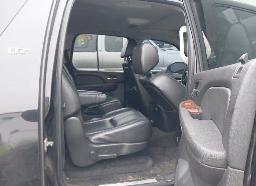 Photo 8 of 2008 Chevrolet Suburban 1500 LTZ (VIN 3GNFK16YX8G210871)