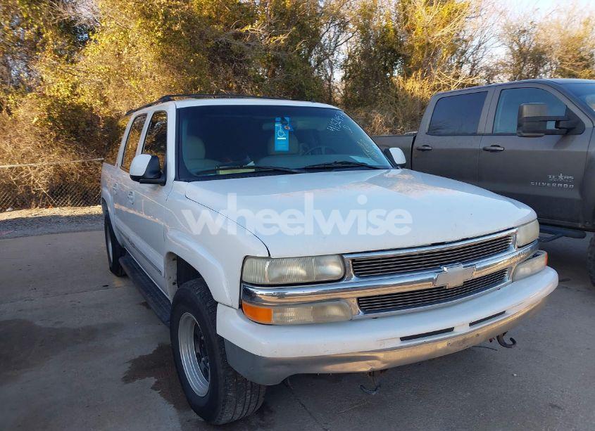 2002 Chevrolet Suburban 1500 LT (VIN 3GNFK16Z02G225380) main photo