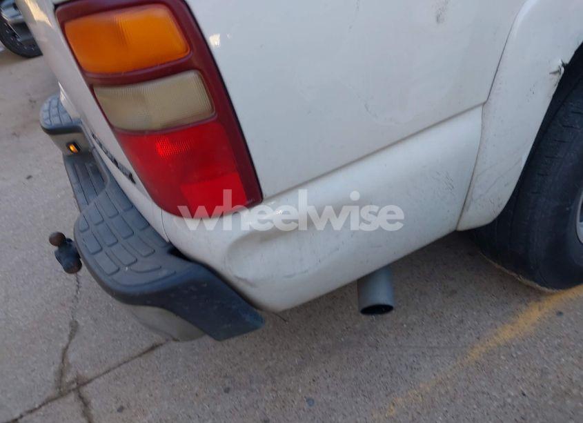 Photo 12 of 2002 Chevrolet Suburban 1500 LT (VIN 3GNFK16Z02G225380)