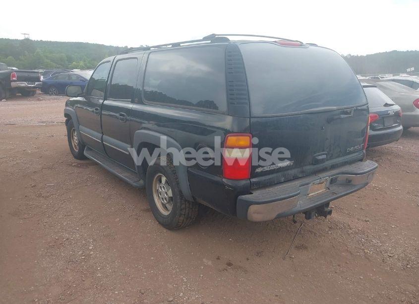 Photo 3 of 2002 Chevrolet Suburban 1500 LT (VIN 3GNFK16Z02G300725)