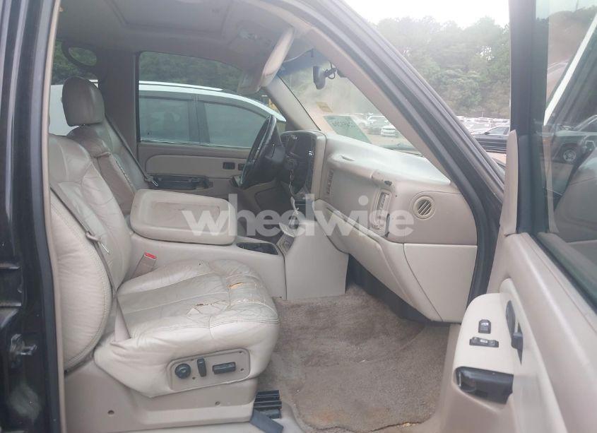 Photo 5 of 2002 Chevrolet Suburban 1500 LT (VIN 3GNFK16Z02G300725)