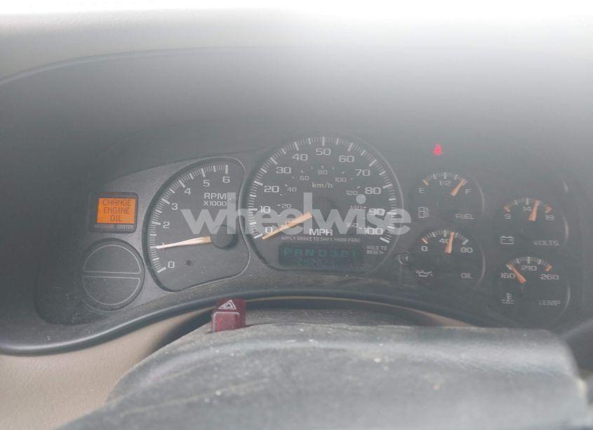 Photo 7 of 2002 Chevrolet Suburban 1500 LT (VIN 3GNFK16Z02G300725)