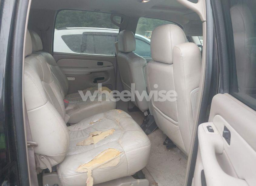 Photo 8 of 2002 Chevrolet Suburban 1500 LT (VIN 3GNFK16Z02G300725)