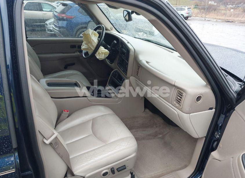 Photo 5 of 2004 Chevrolet Suburban 1500 LT (VIN 3GNFK16Z04G246748)