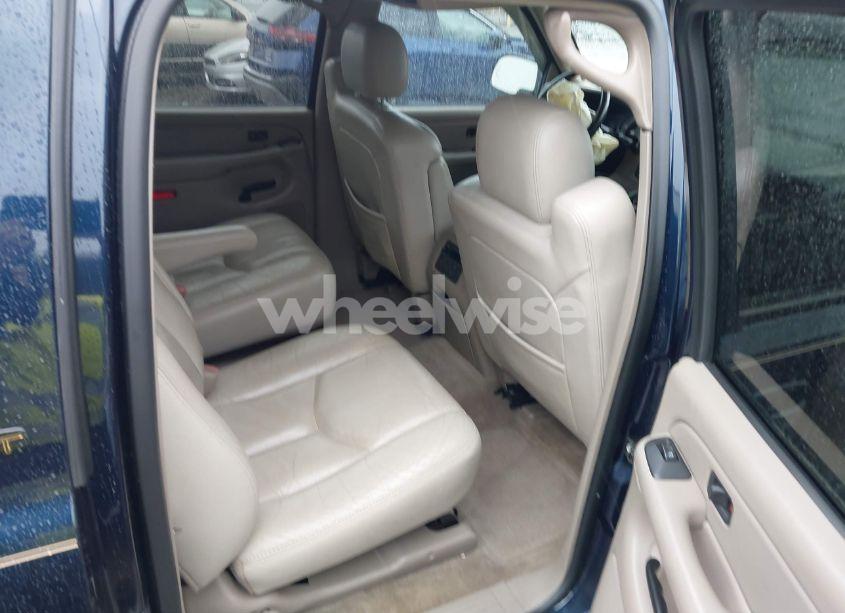 Photo 8 of 2004 Chevrolet Suburban 1500 LT (VIN 3GNFK16Z04G246748)