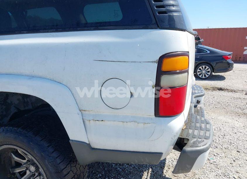 Photo 12 of 2004 Chevrolet Suburban 1500 Z71 (VIN 3GNFK16Z04G284447)