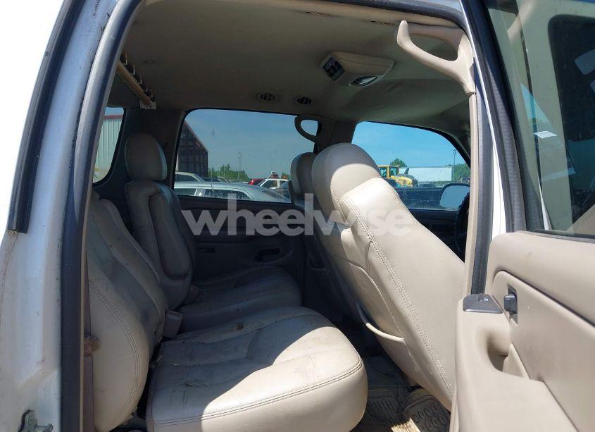 Photo 8 of 2004 Chevrolet Suburban 1500 Z71 (VIN 3GNFK16Z04G284447)