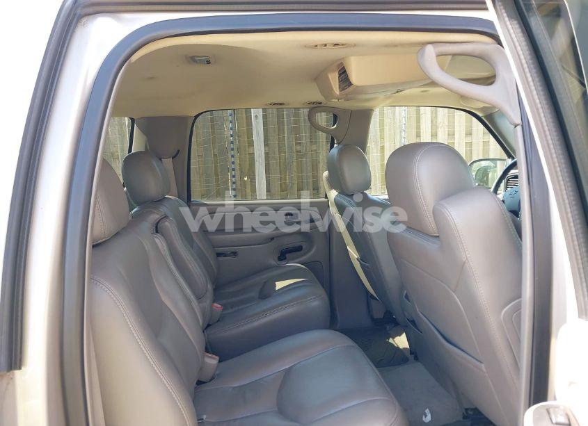 Photo 8 of 2005 Chevrolet Suburban 1500 LT (VIN 3GNFK16Z05G287480)