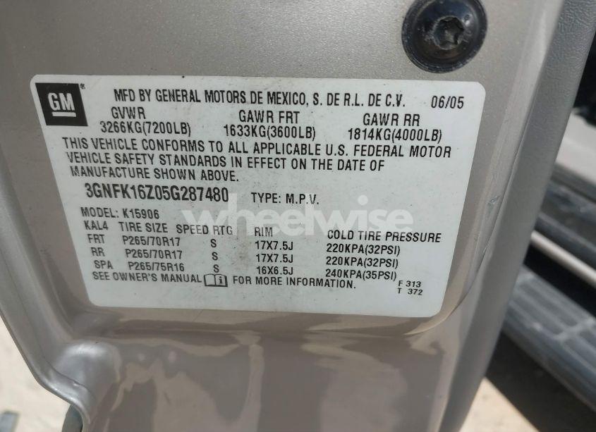 Photo 9 of 2005 Chevrolet Suburban 1500 LT (VIN 3GNFK16Z05G287480)