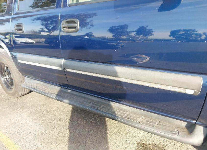 Photo 6 of 2002 Chevrolet Suburban 1500 LS (VIN 3GNFK16Z12G190090)