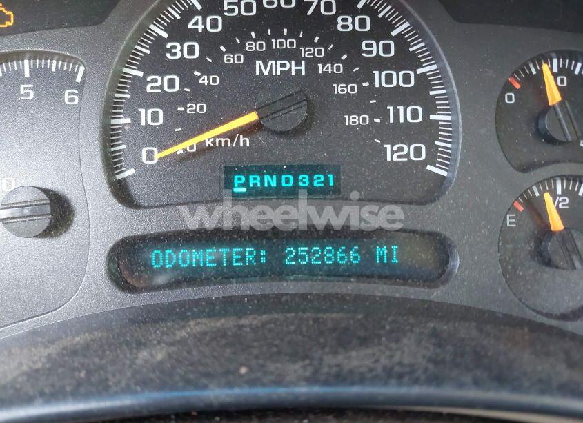 Photo 15 of 2003 Chevrolet Suburban 1500 LT (VIN 3GNFK16Z13G281815)