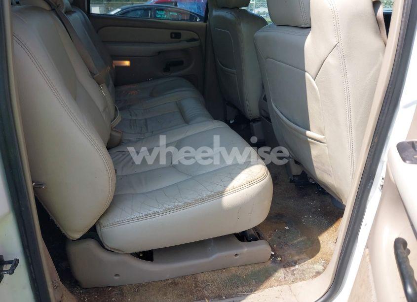 Photo 8 of 2003 Chevrolet Suburban 1500 LT (VIN 3GNFK16Z13G281815)