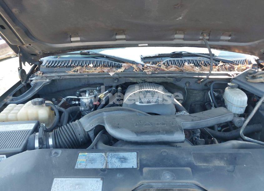 Photo 10 of 2004 Chevrolet Suburban 1500 LT (VIN 3GNFK16Z14G110063)