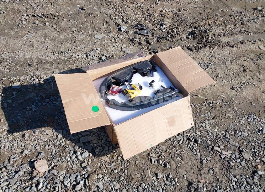 Photo 12 of 2004 Chevrolet Suburban 1500 LT (VIN 3GNFK16Z14G110063)