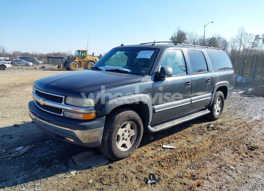 Photo 2 of 2004 Chevrolet Suburban 1500 LT (VIN 3GNFK16Z14G110063)