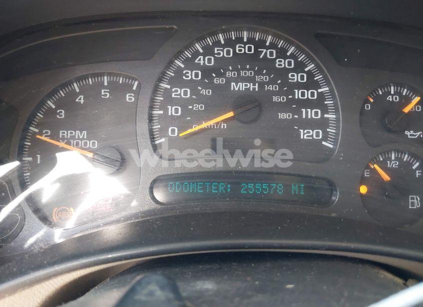 Photo 7 of 2004 Chevrolet Suburban 1500 Z71 (VIN 3GNFK16Z14G174393)