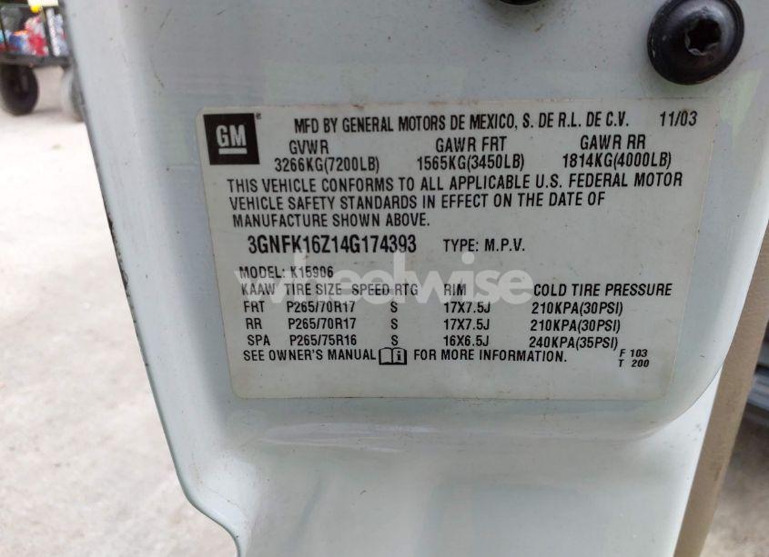 Photo 9 of 2004 Chevrolet Suburban 1500 Z71 (VIN 3GNFK16Z14G174393)