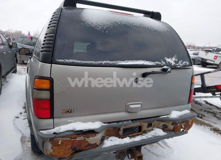 Photo 16 of 2004 Chevrolet Suburban 1500 Z71 (VIN 3GNFK16Z14G237332)