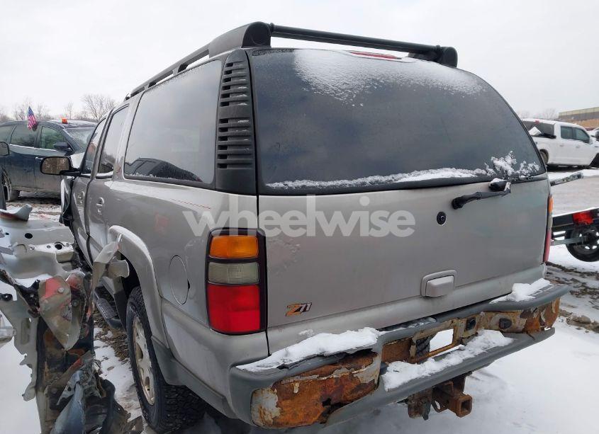 Photo 3 of 2004 Chevrolet Suburban 1500 Z71 (VIN 3GNFK16Z14G237332)