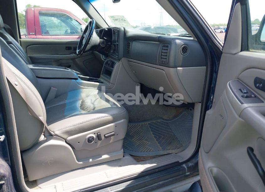 Photo 5 of 2005 Chevrolet Suburban 1500 Z71 (VIN 3GNFK16Z15G142075)