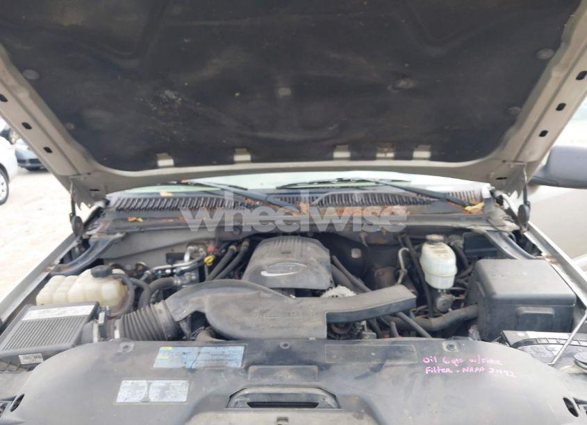 Photo 10 of 2005 Chevrolet Suburban 1500 LS (VIN 3GNFK16Z15G178686)