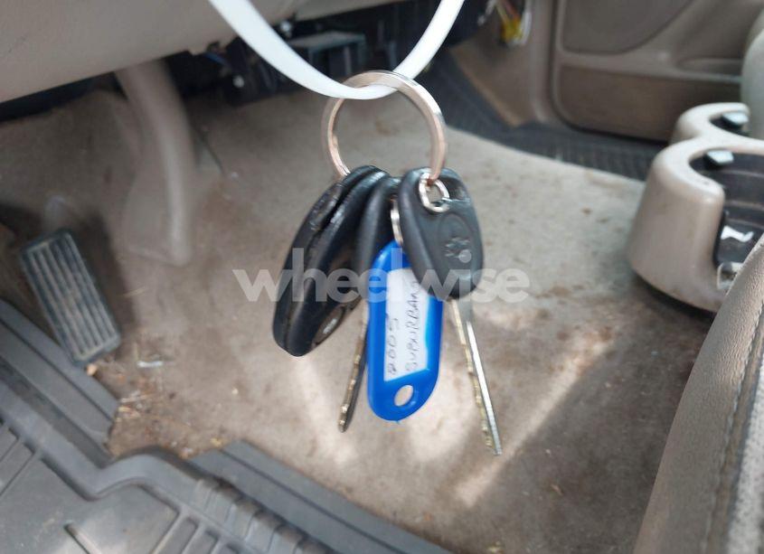 Photo 11 of 2005 Chevrolet Suburban 1500 LS (VIN 3GNFK16Z15G178686)