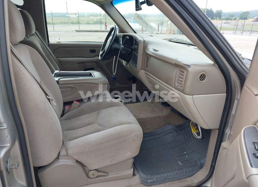 Photo 5 of 2005 Chevrolet Suburban 1500 LS (VIN 3GNFK16Z15G178686)