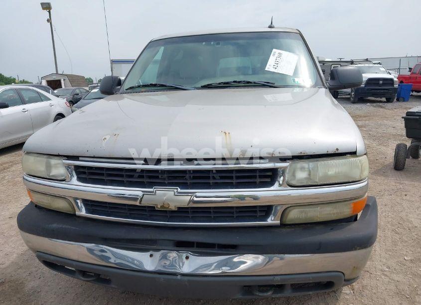 Photo 6 of 2005 Chevrolet Suburban 1500 LS (VIN 3GNFK16Z15G178686)